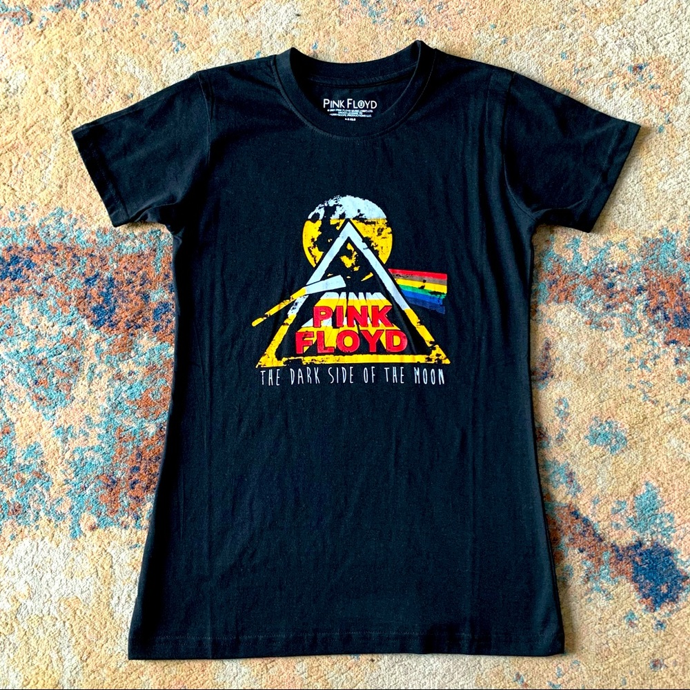 NWOT, Pink Floyd Graphic T-shirt, size M